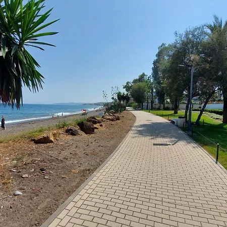 3-min Walk To , Pool , , 3br אסטפונה