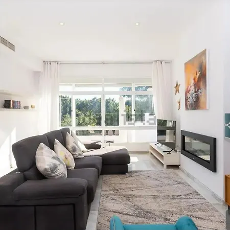 3-min Walk To , Pool , , 3br Feriehus Estepona