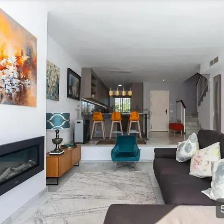 3-min Walk To , Pool , , 3br