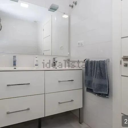 3-min Walk To , Pool , , 3br Feriehus *