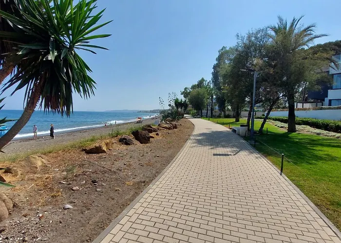 3-min Walk To , Pool , , 3br إِستيبونا