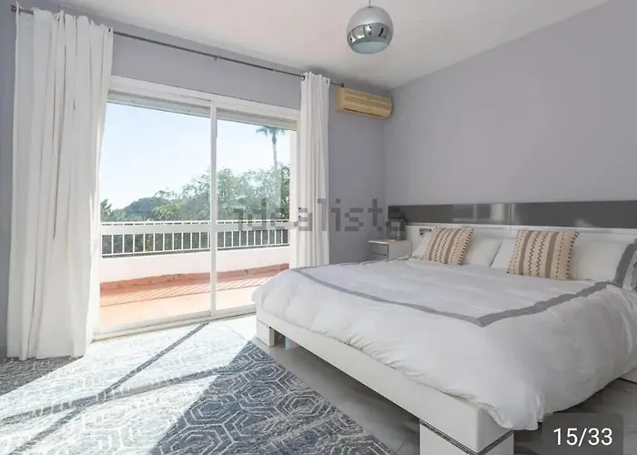 3-min Walk To , Pool , , 3br بيت للعطل *