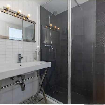 Дом отдыха 3-min Walk To , Pool , , 3br Эстепона