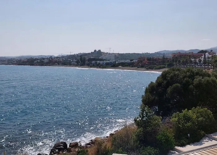 3-min Walk To , Pool , , 3br *