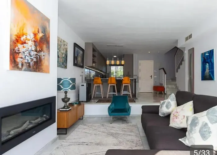 3-min Walk To , Pool , , 3br