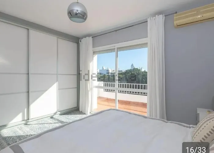 3-min Walk To , Pool , , 3br Casa vacanze Estepona