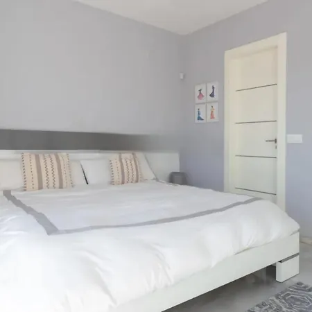 3-min Walk To , Pool , , 3br Estepona