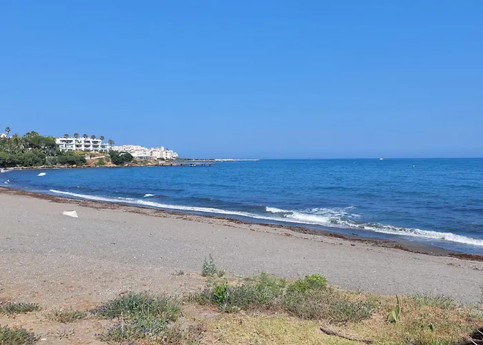 3-min Walk To , Pool , , 3br 펜션 *