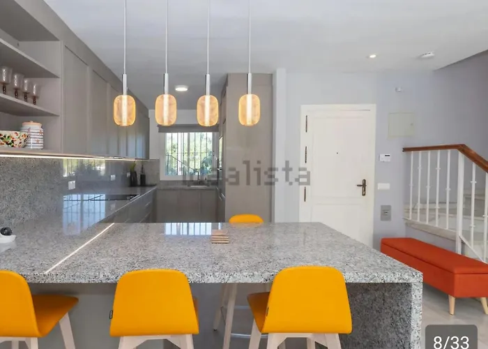 펜션 3-min Walk To , Pool , , 3br